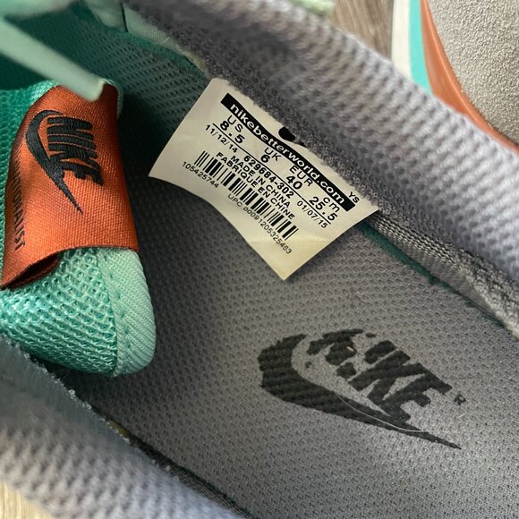 Nike Internationalist Low Women's Size 8.5 EUC - Picture 9 of 9